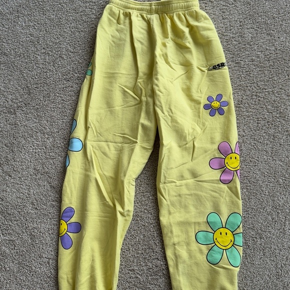 BY SAMII RYAN X SMILEY LIL THANG YELLOW SWEATPANTS - Picture 3 of 4